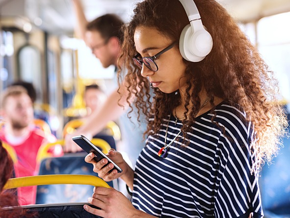 Girl listening headphones music_crop